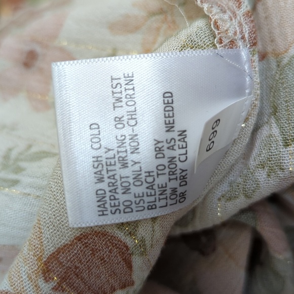 Cupcakes & Cashmere V Neck Floral Peasant Blouse with Tie Tassels Size XS - Picture 10 of 10